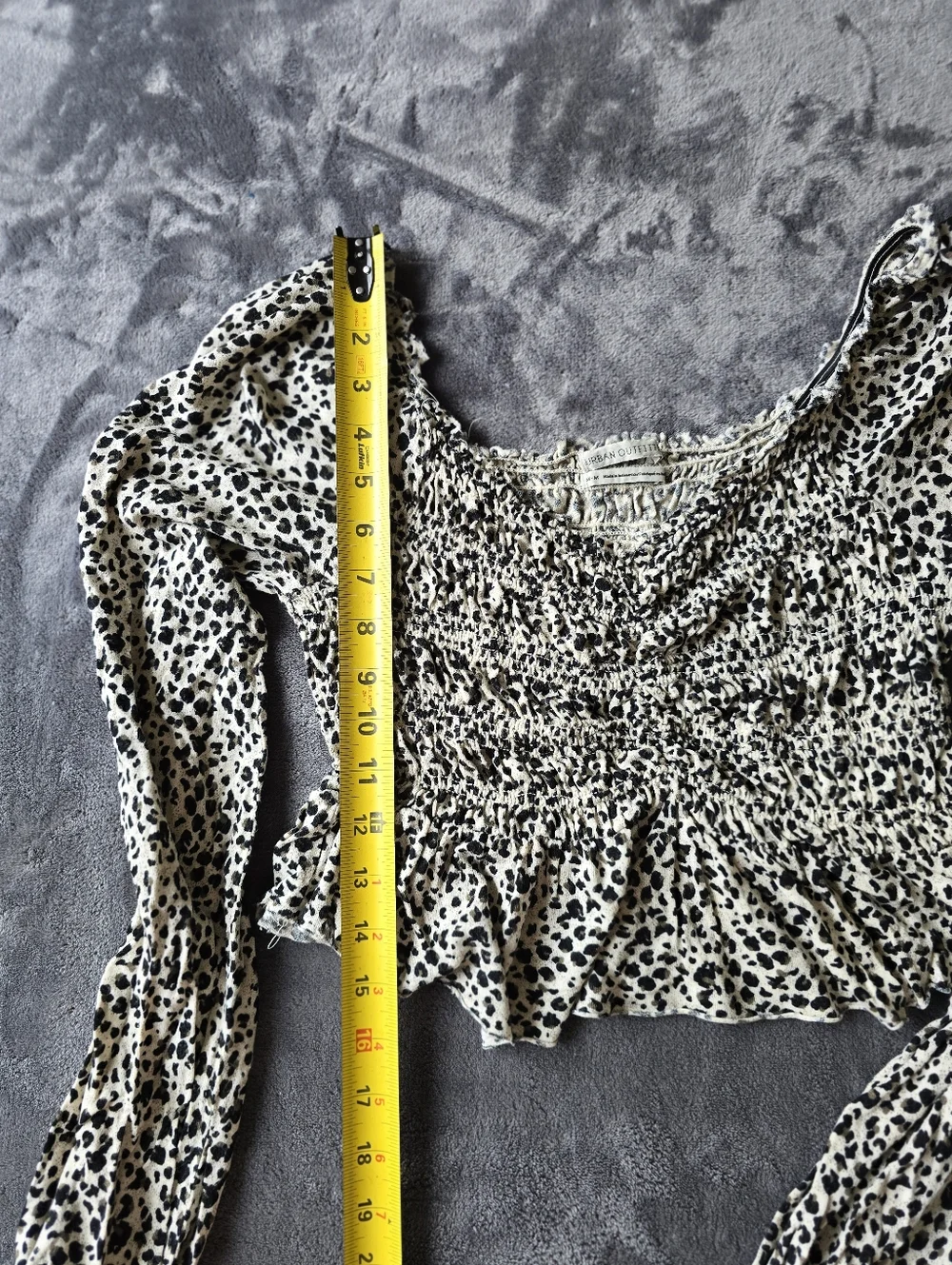 Urban Outfitters Croppee Leopard Print Smocked Top Size Medium - Picture 6 of 12